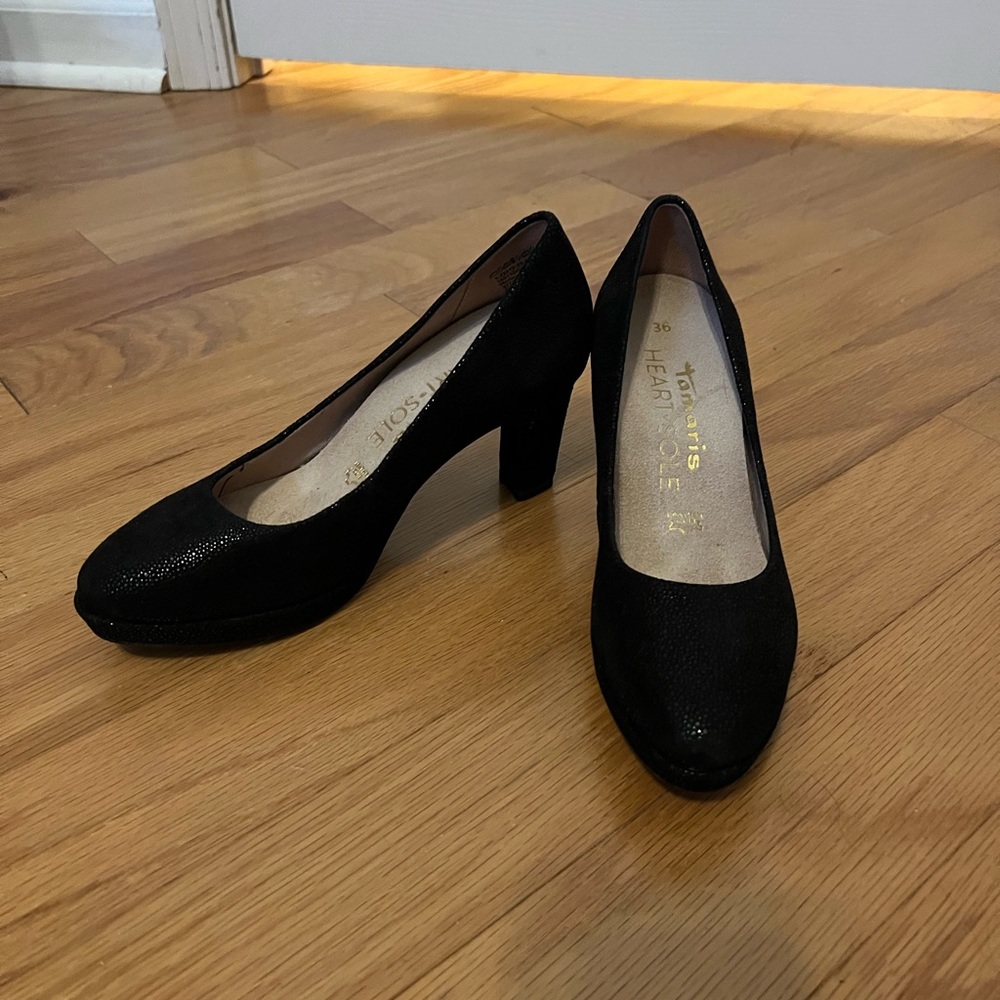 BRAND NEW Tamaris Speckled Black Suede Pumps, 6 - Picture 2 of 7